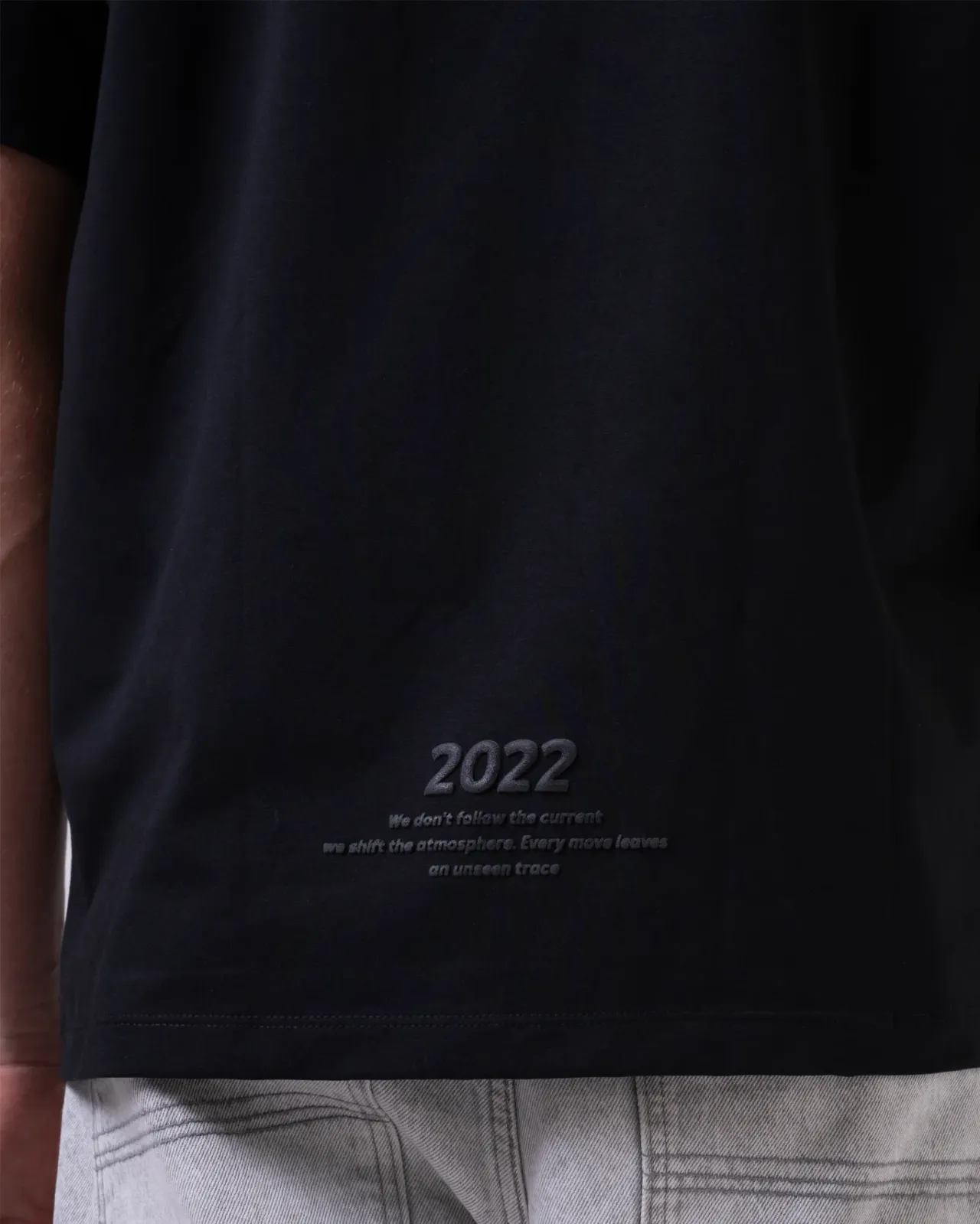 COSMO TSHIRT BLACK ASCEND